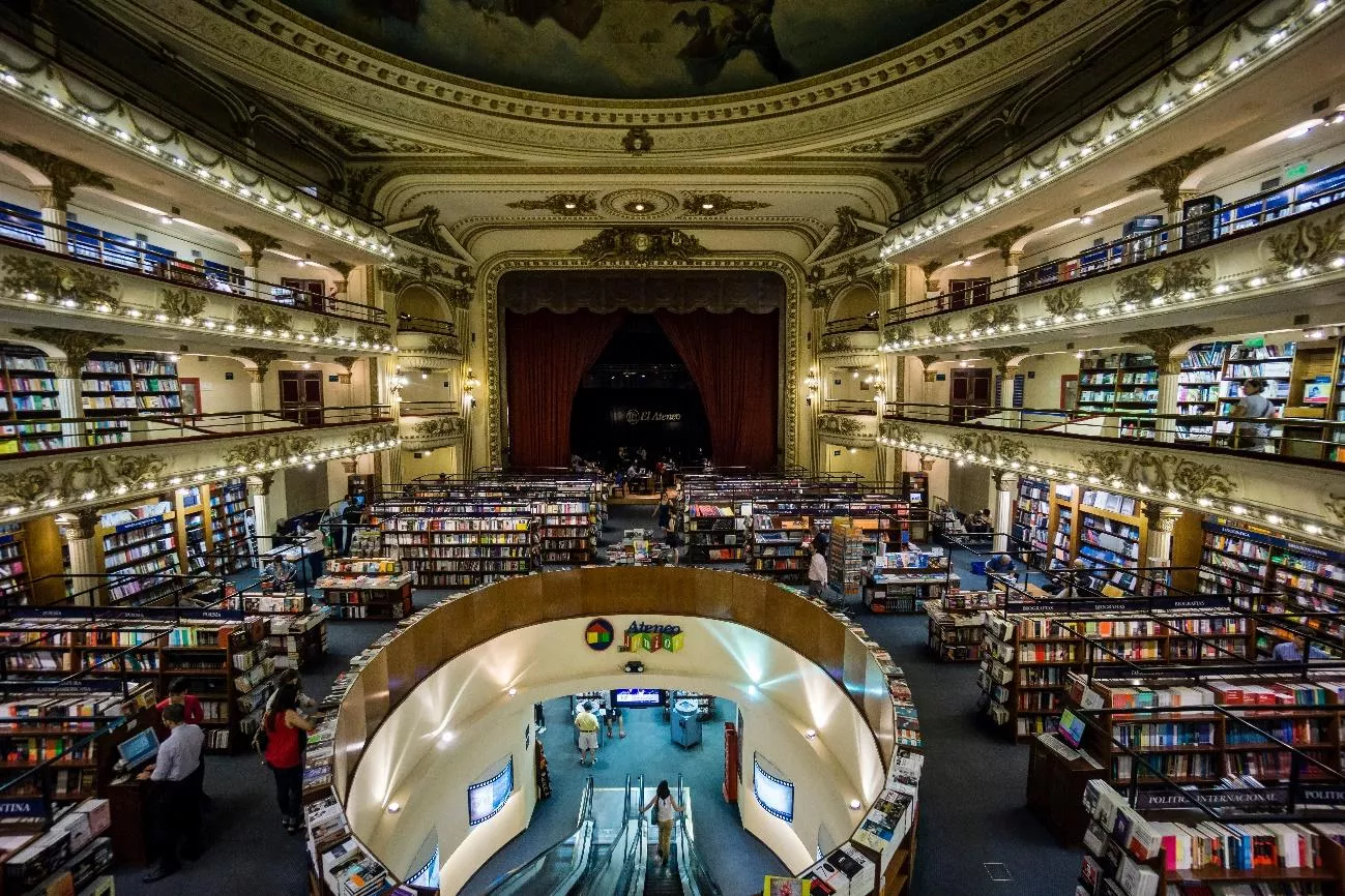 El Ateneo Grand Splendid, a livraria mais bonita do mundo Interior da livraria El Ateneo Grand Splendid, um antigo teatro.