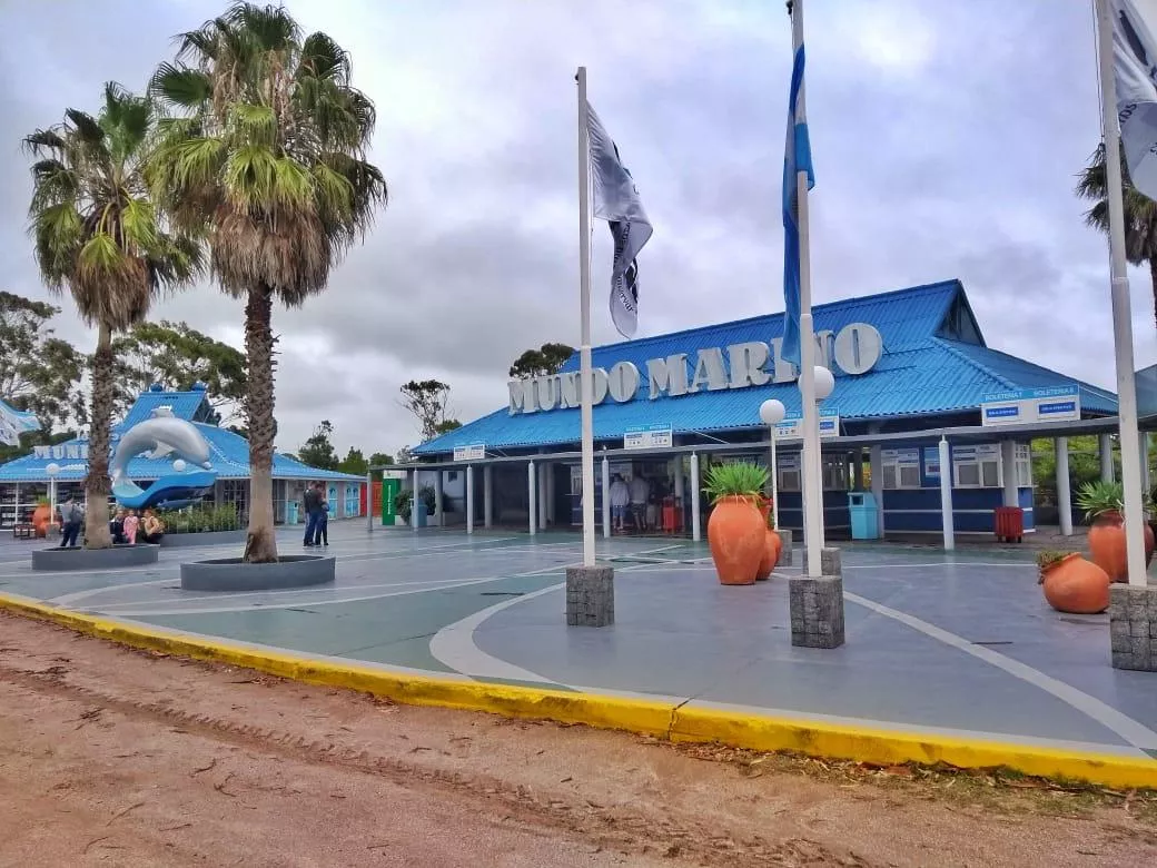 Passeio em família no Mundo Marino Família visitando o aquário do Mundo Marino.