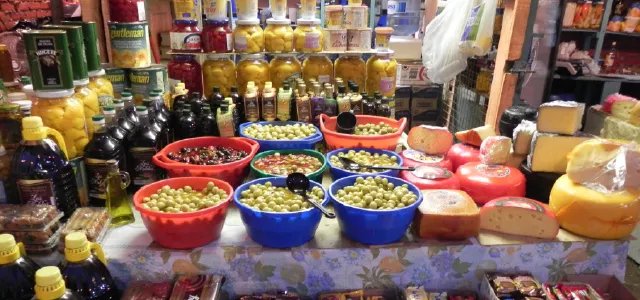 Feira de artesanato de Puerto Iguazú Movimento na Feira de Puerto Iguazú, com artesanato e produtos locais.