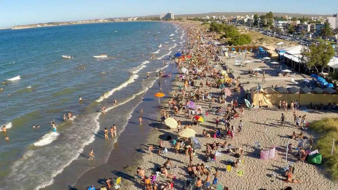 Playas de Porto Madryn Vista da orla e da Playa El Doradillo em Porto Madryn.