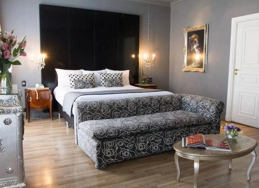 Unique-Executive-Central