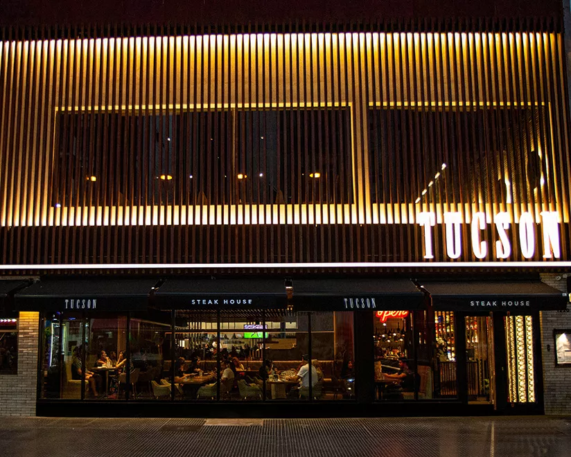 Tucson - Steakhouse & Bar Prato do restaurante Tucson, estilo steakhouse americano, na Avenida Corrientes.