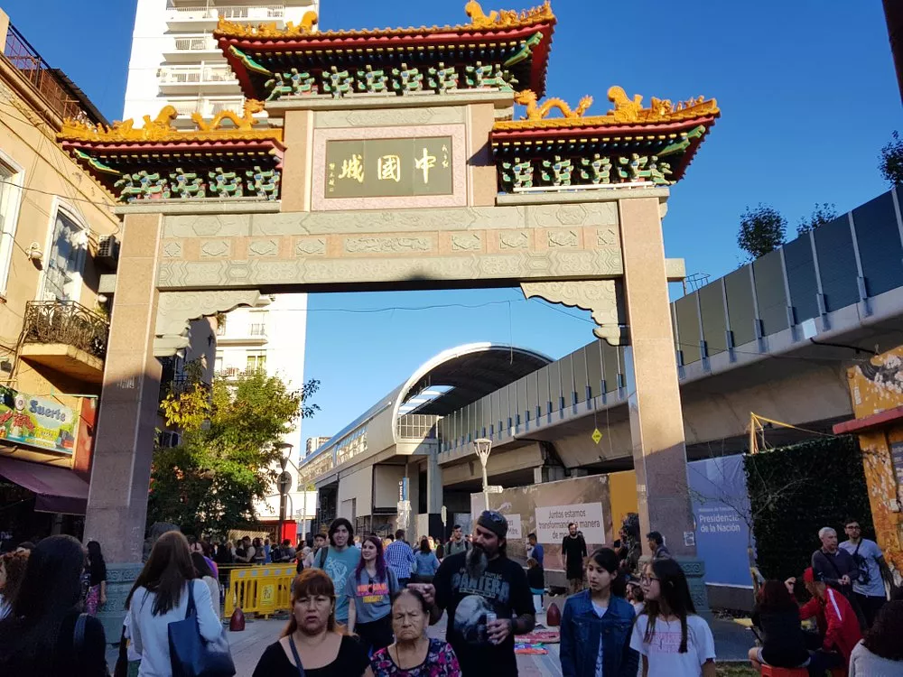 O portal do Bairro Chinês em Belgrano Arco de entrada do Bairro Chinês em Buenos Aires (Barrio Chino).