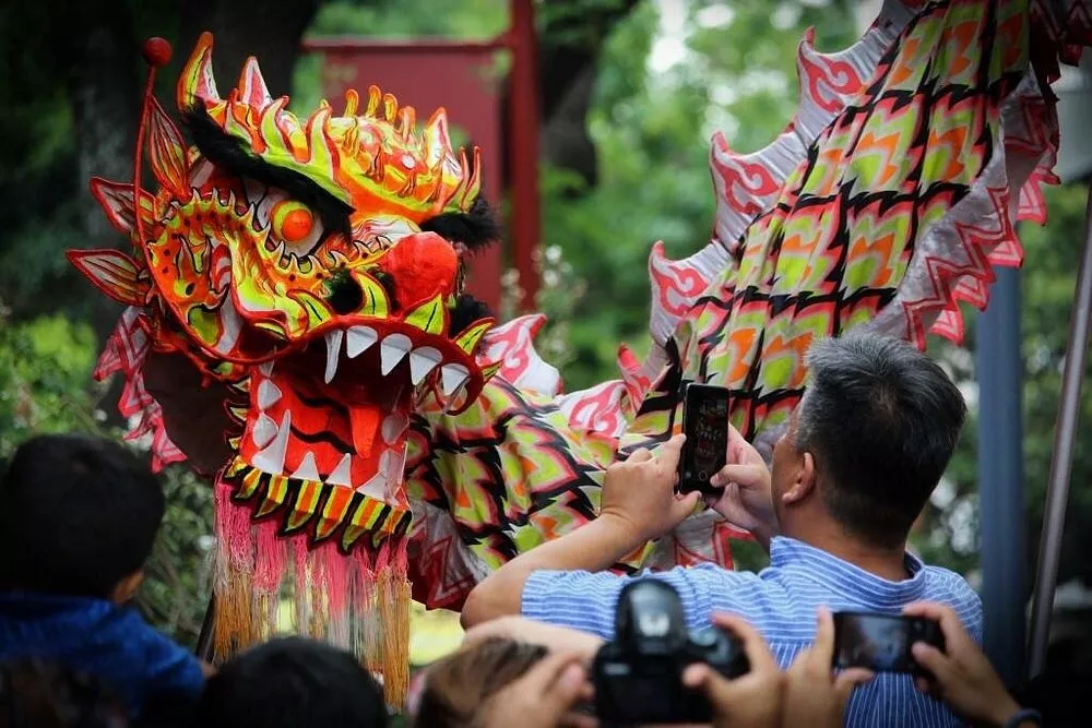 Eventos no Bairro Chinês Evento cultural com dança do dragão no Bairro Chinês de Buenos Aires.