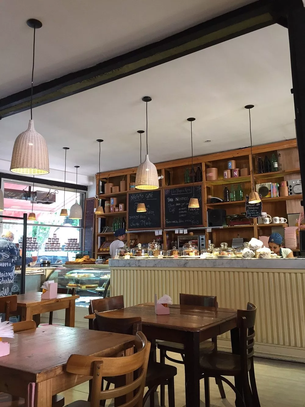 La Panera Rosa em Recoleta Decoração rosa característica da confeitaria La Panera Rosa.