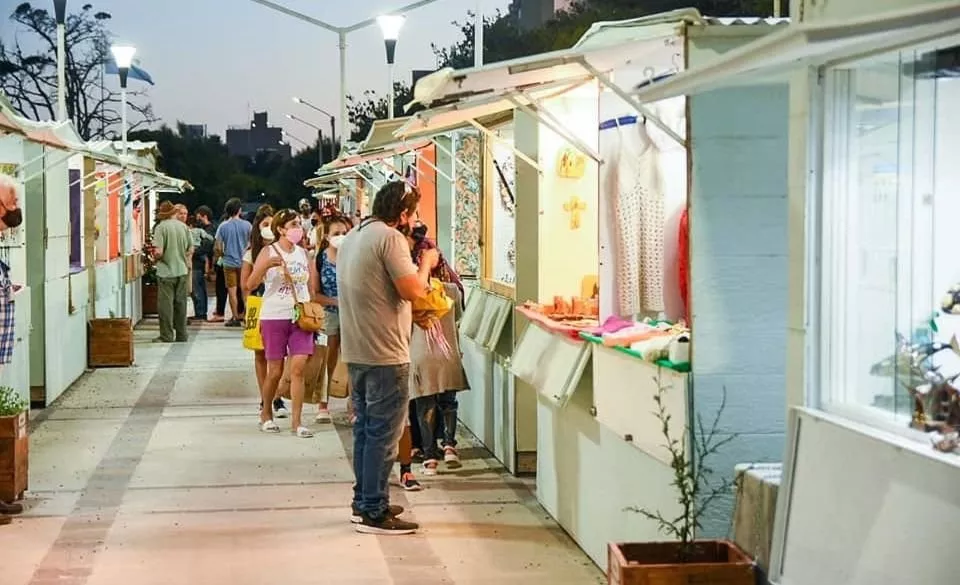 Compras em Porto Madryn: Descubra as Opções de Compras e Artesanato Local